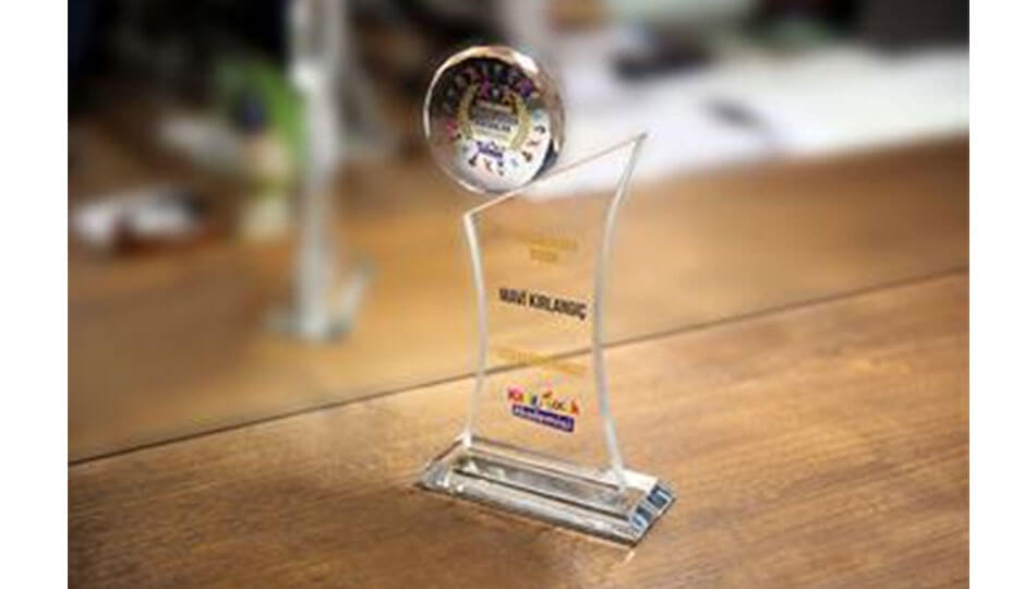 Mavi Kırlangıç receives “Those Who Bring Value to Children” award