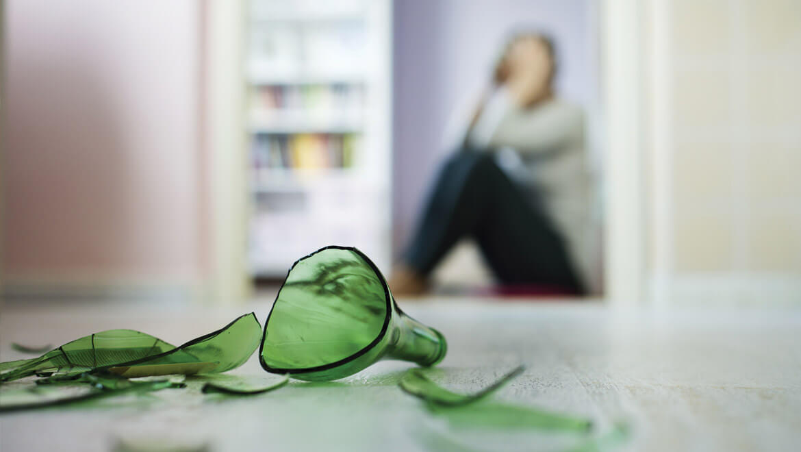 Alkol Bağımlılığı Nedir, Nasıl Başlar, Nasıl Tedavi Edilir?