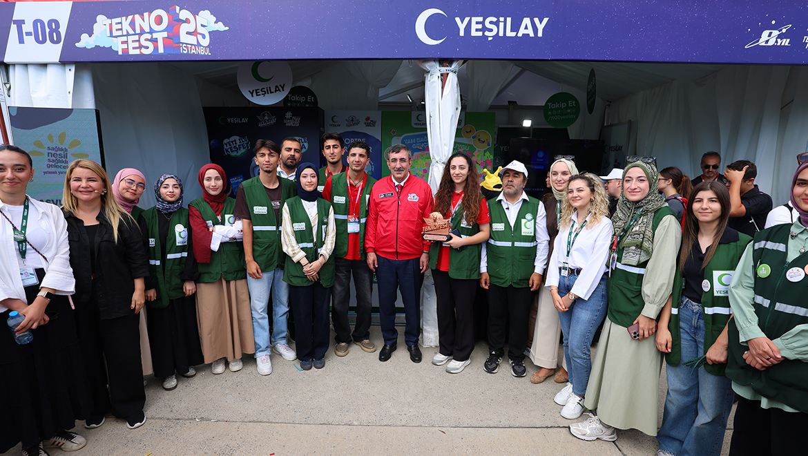 Yeşilay, Bağımsızlığın Sembolü TEKNOFEST’te Gençlerle Buluştu, Takımlarıyla Büyük Başarıya İmza Attı
