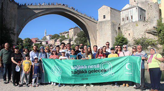 turkish-green-crescent-awarded-the-talented-youth-with-bosnia-and-herzegovina-tour-k.jpg