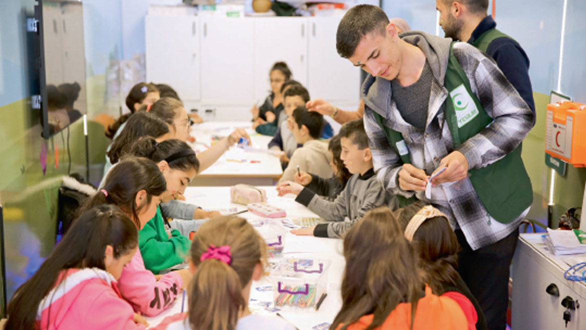 Yeşilay, TİSK Ve TÜMOSAN Depremzede Çocuklar İçin Güçlerini Birleştirdi